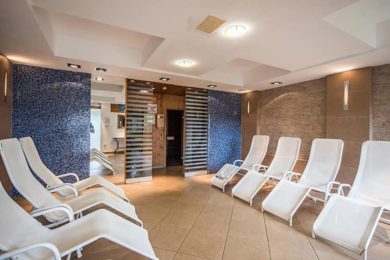 Petnehazy Aparthotel Budapest 3*,